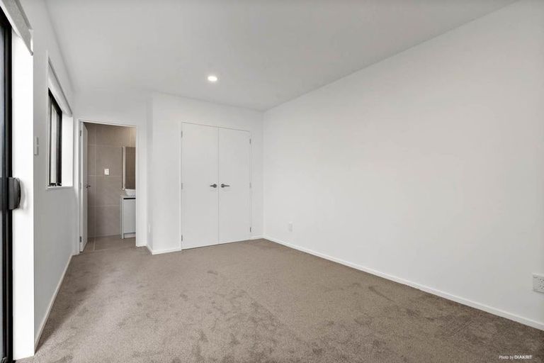 Photo of property in 22b Thornlow Street, Glendene, Auckland, 0602