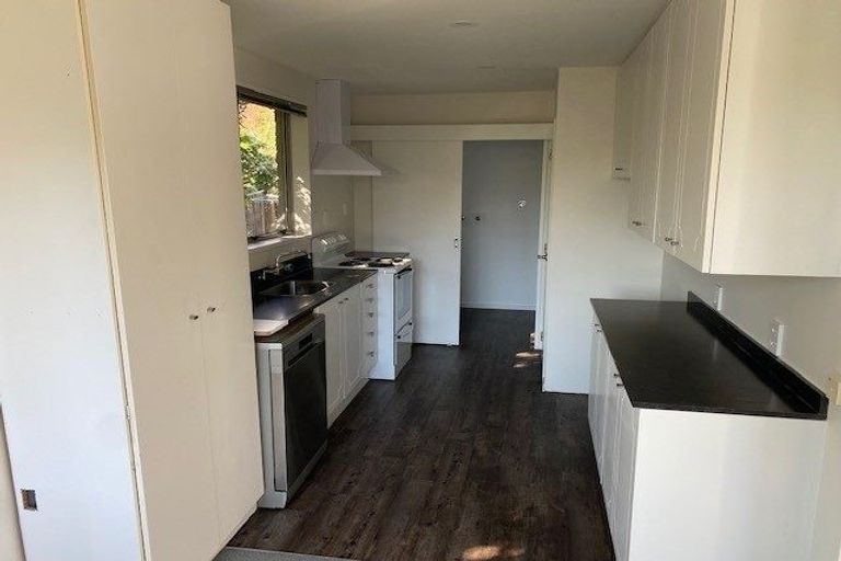 Photo of property in 10 Cunliffe Road, Redwood, Christchurch, 8051