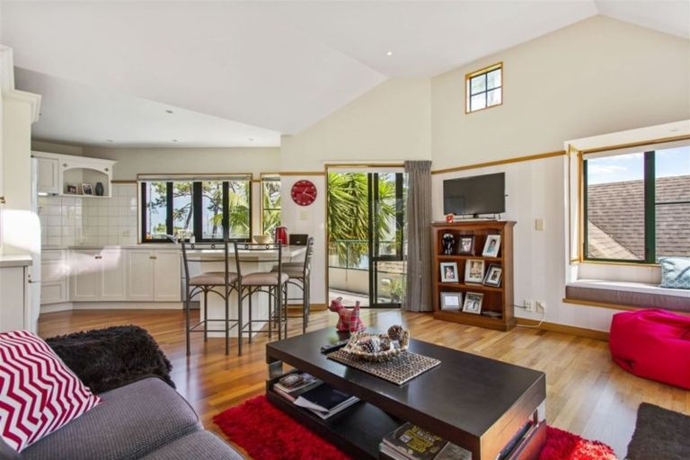 Photo of property in 45b Takutai Avenue, Half Moon Bay, Auckland, 2012