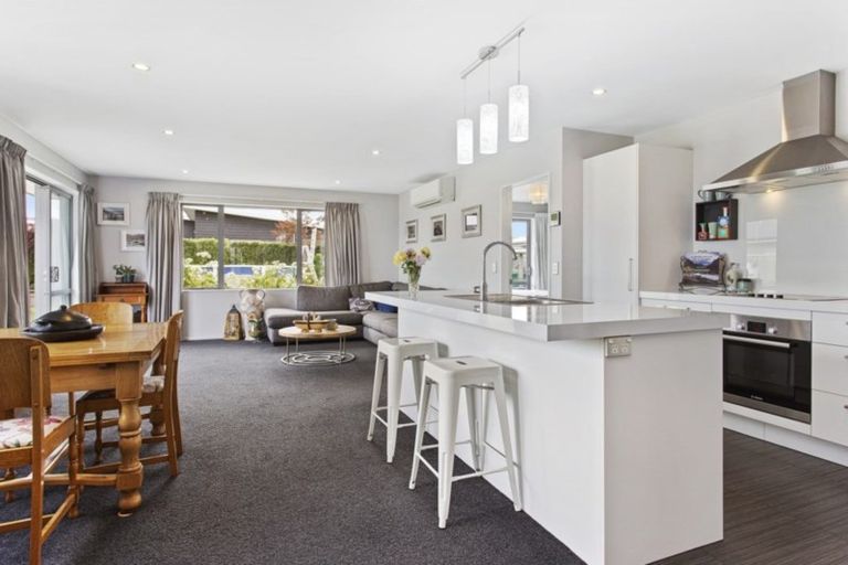 Photo of property in 35 Sequoia Way, Rangiora, 7400