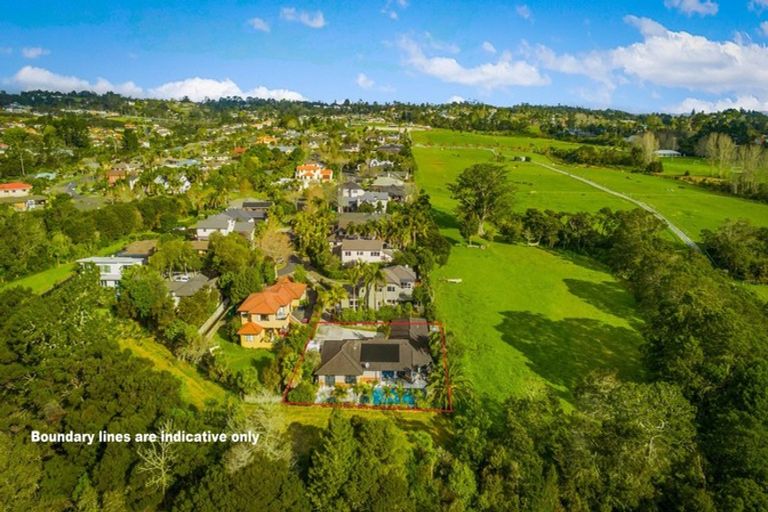 Photo of property in 14 Monkton Close, Greenhithe, Auckland, 0632