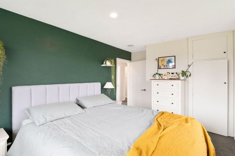 Photo of property in 28 Denise Crescent, Hornby, Christchurch, 8042