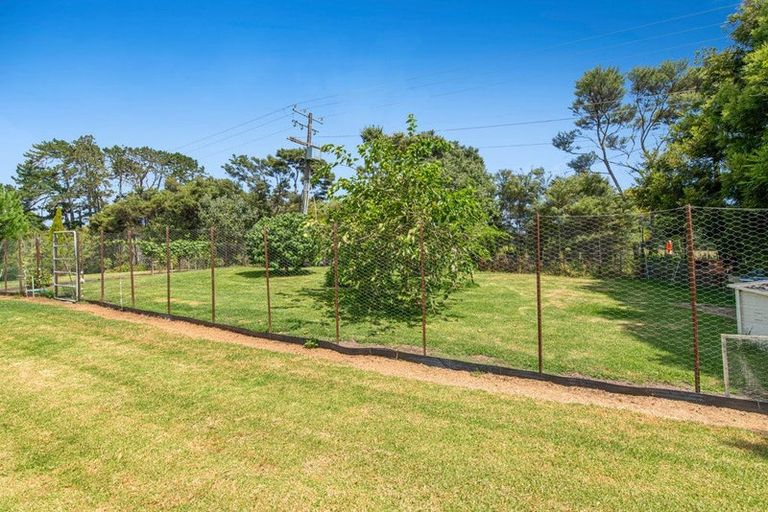 Photo of property in 786 South Head Road, South Head, Helensville, 0874