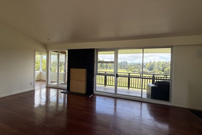 Photo of property in 1233 Alfriston Road, Alfriston, Manurewa, 2576