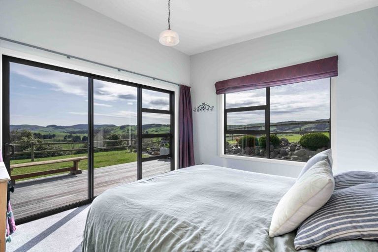 Photo of property in 2390 Owaka Highway, Katea, Balclutha, 9271