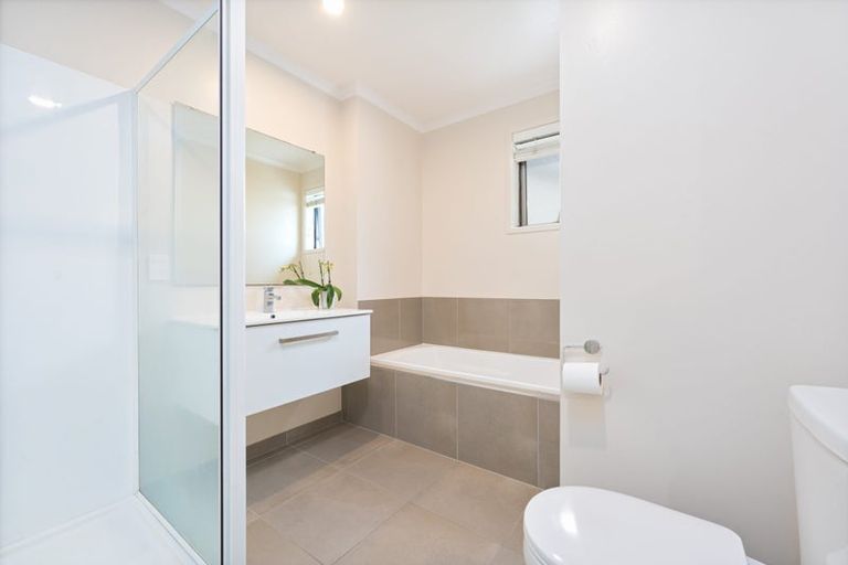 Photo of property in 11 Akeake Lane, Manurewa, Auckland, 2102