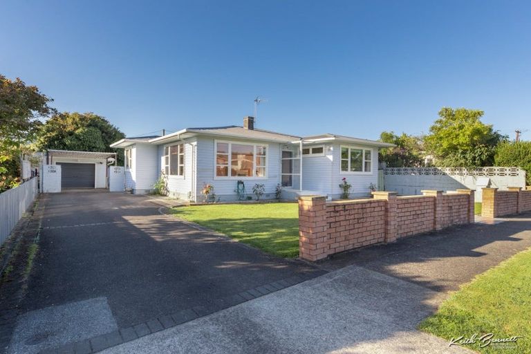 Photo of property in 51 Holyoake Crescent, Avalon, Lower Hutt, 5011