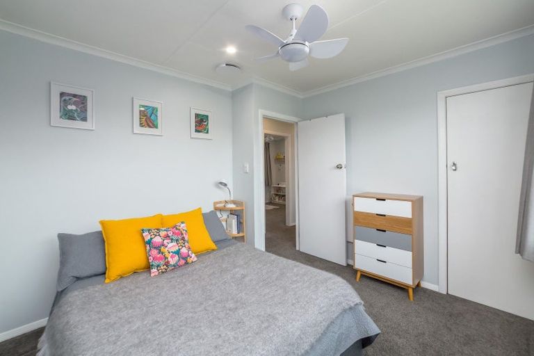 Photo of property in 14 Mahupuku Street, Greytown, 5712