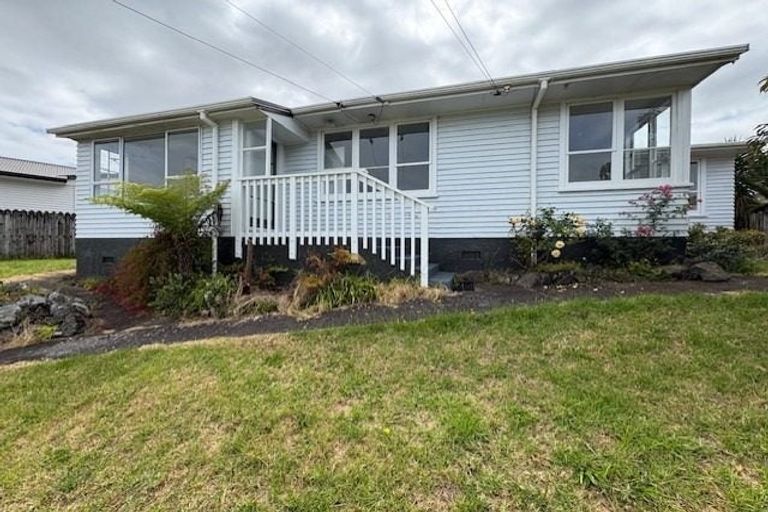 Photo of property in 12 Sullivan Avenue, Mangere Bridge, Auckland, 2022