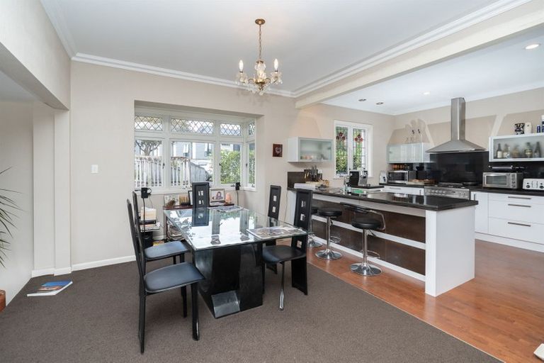 Photo of property in 12 Ruakiwi Road, Hamilton Lake, Hamilton, 3204