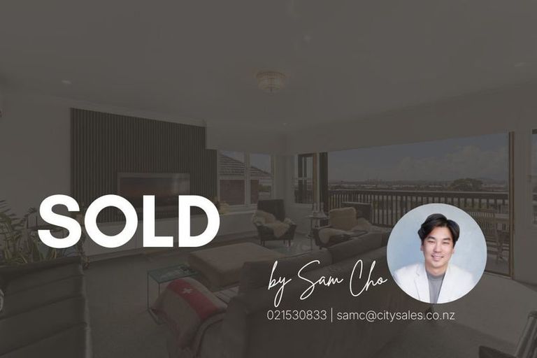 Photo of property in 29 Te Atatu Road, Te Atatu South, Auckland, 0610