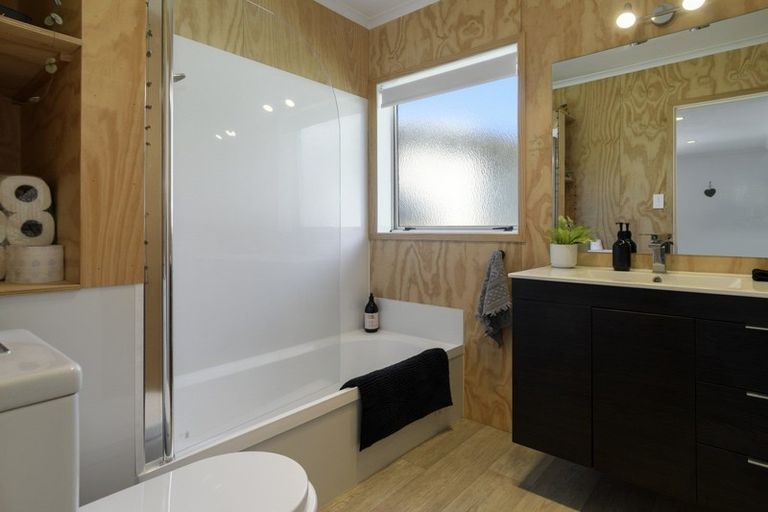 Photo of property in 4 Beach Grove, Omokoroa, 3114