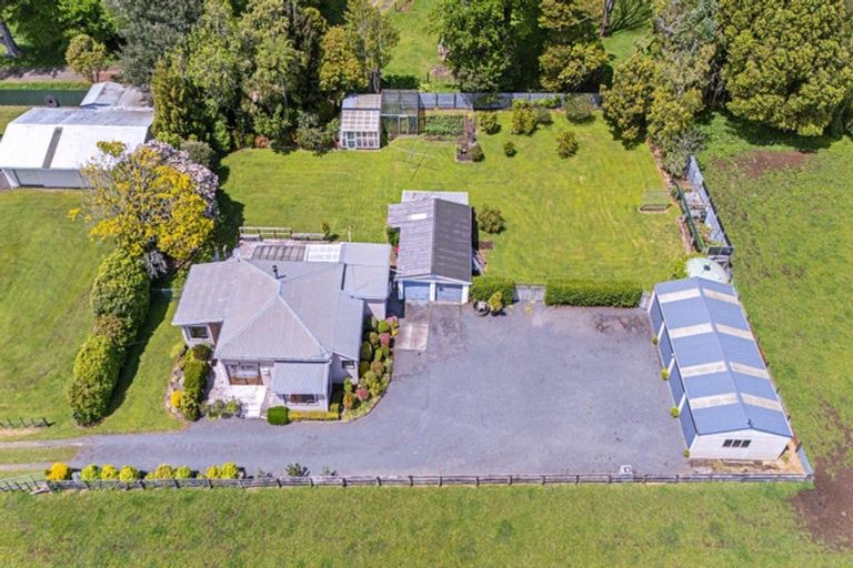 Photo of property in 1038 Mountain Road, Waiongana, Inglewood, 4389