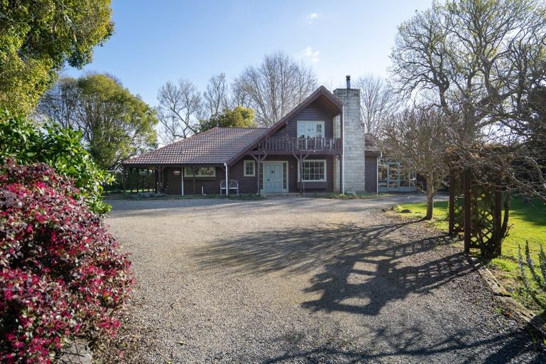 Photo of property in 261 Shakespeare Street, Leamington, Cambridge, 3432