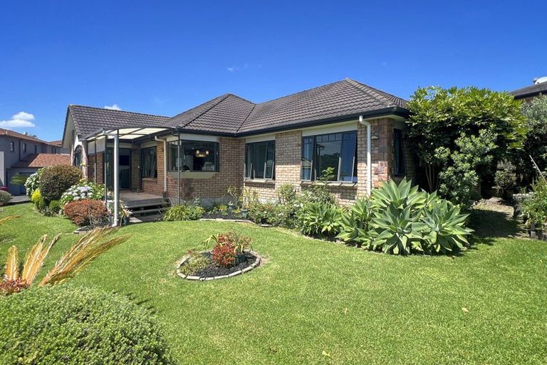 Photo of property in 57 Mt Lebanon Crescent, The Gardens, Auckland, 2105
