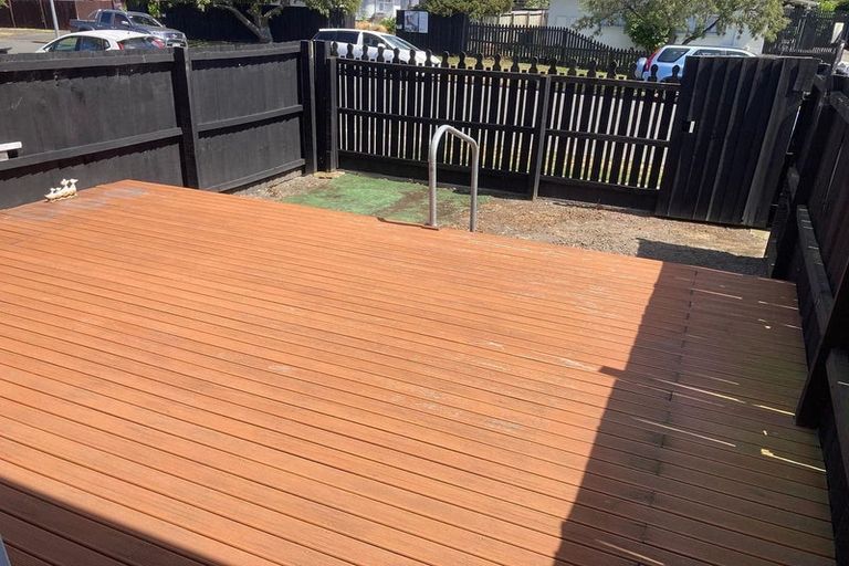 Photo of property in 1/50 Chipping Lane, Redwood, Christchurch, 8051