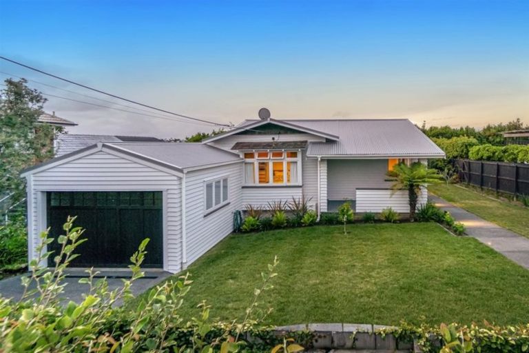 Photo of property in 6 Westwell Road, Belmont, Auckland, 0622