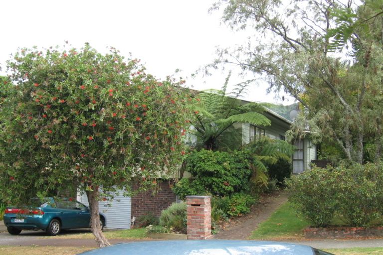 Photo of property in 39 Brightwater Crescent, Totara Park, Upper Hutt, 5018