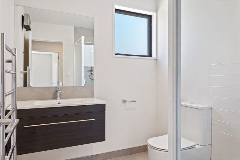 Photo of property in 4/135 Hills Road, Edgeware, Christchurch, 8013