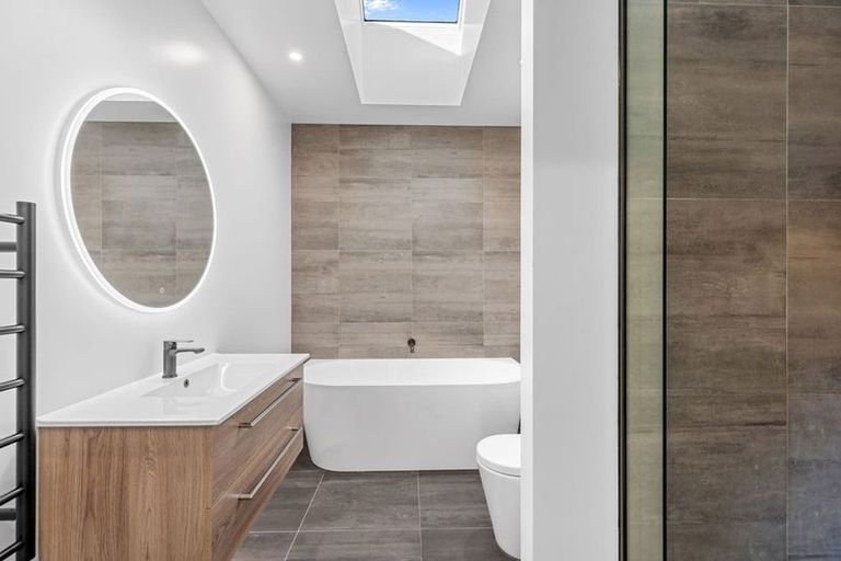 Photo of property in 13 Magpie Place, Lake Hawea, Wanaka, 9382