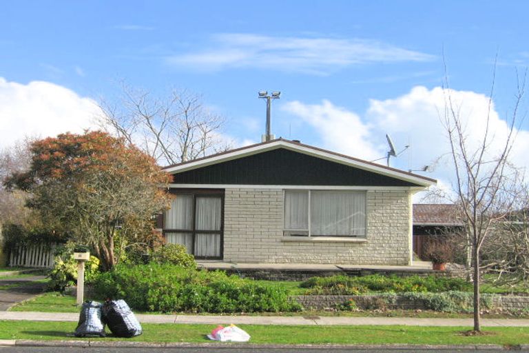 Photo of property in 35 Rhonda Avenue, Deanwell, Hamilton, 3206