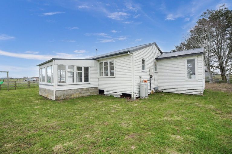 Photo of property in 565 Otautau Wreys Bush Road, Waikoura, Otautau, 9689