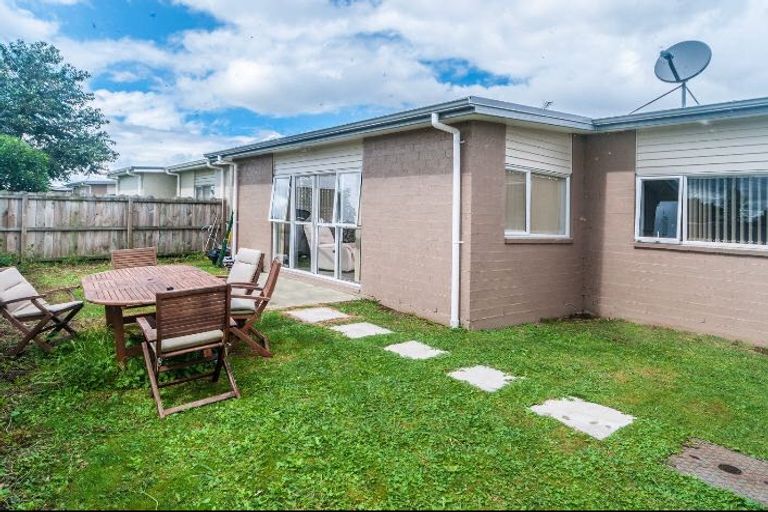 Photo of property in 30 Popokatea Drive, Takanini, 2112