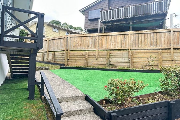 Photo of property in 2/130 Spinella Drive, Bayview, Auckland, 0629