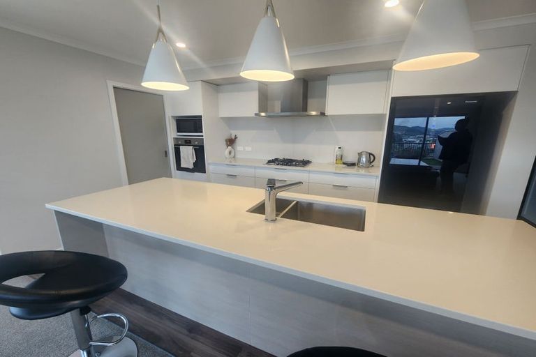 Photo of property in 16 Omaka Place, Aotea, Porirua, 5024