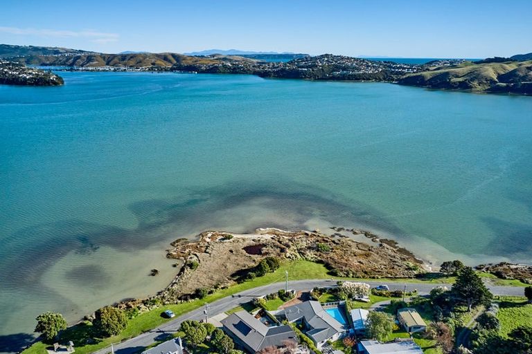 Photo of property in 7 Motukaraka Point, Pauatahanui, Porirua, 5381