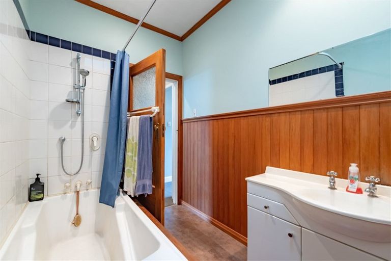 Photo of property in 51 Pohutukawa Street, Woburn, Lower Hutt, 5010