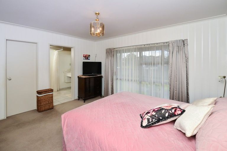 Photo of property in 34 Madill Road, St Andrews, Hamilton, 3200