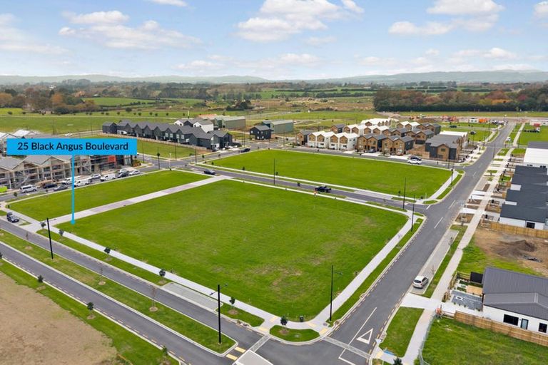 Photo of property in 25 Black Angus Boulevard, Karaka, 2580