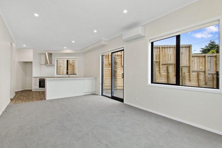 Photo of property in 1e Pembroke Street, Tawa, Wellington, 5028