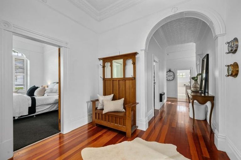 Photo of property in 58 Hinemoa Street, Birkenhead, Auckland, 0626