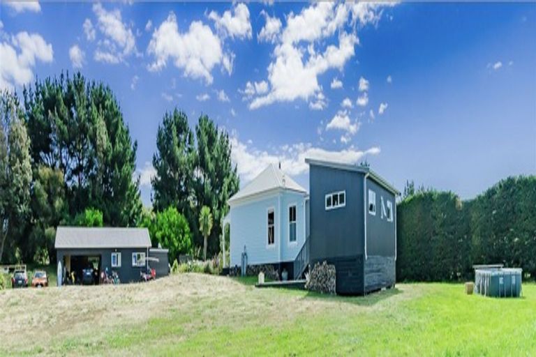 Photo of property in 17 Paetawa Road, Peka Peka, Waikanae, 5391