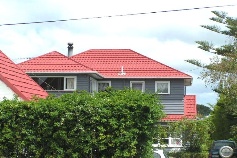 Photo of property in 2/18 Onewa Road, Northcote Point, Auckland, 0627