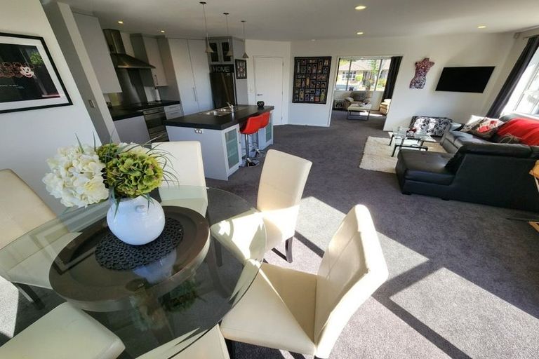 Photo of property in 26 Pohutukawa Crescent, Parklands, Christchurch, 8083