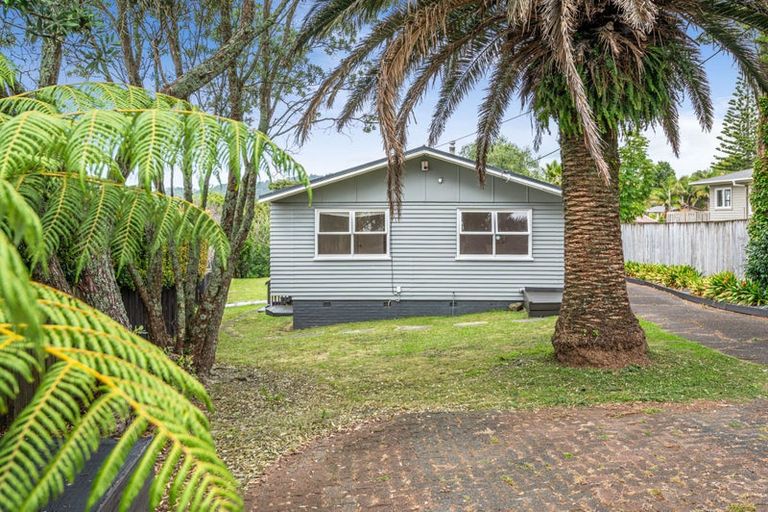 Photo of property in 6 Tauhara Street, Green Bay, Auckland, 0604