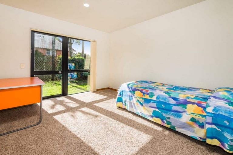 Photo of property in 52a Heathcote Road, Castor Bay, Auckland, 0620