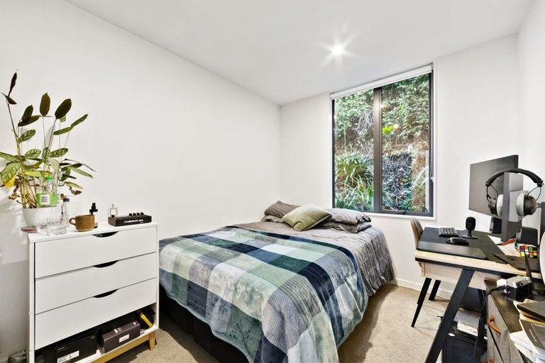 Photo of property in 2/18 Oriental Terrace, Oriental Bay, Wellington, 6011
