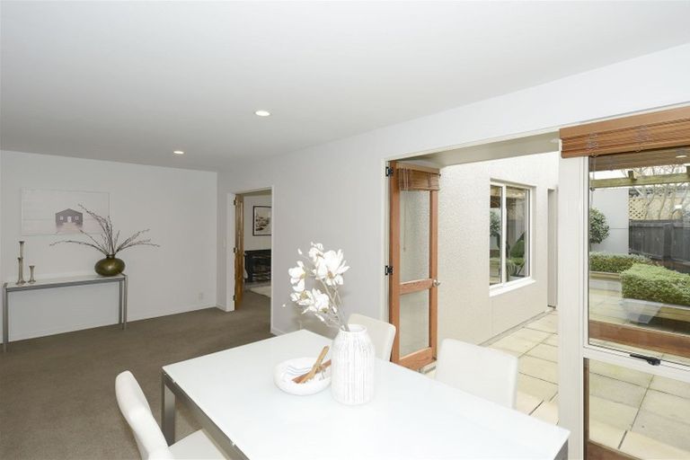 Photo of property in 30 Oakford Close, Riccarton, Christchurch, 8011