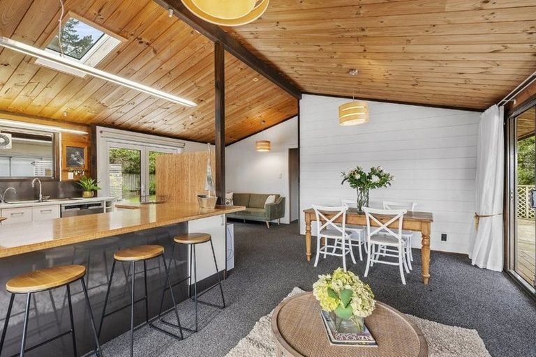 Photo of property in 16 Apple Terrace, Ranui, Porirua, 5024