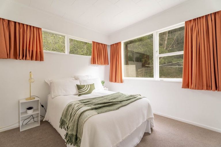 Photo of property in 16 Truscott Avenue, Johnsonville, Wellington, 6037