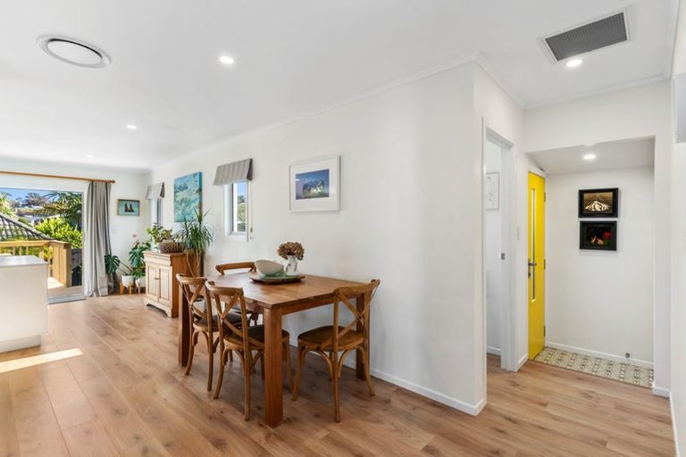 Photo of property in 2/16 Kenmure Avenue, Forrest Hill, Auckland, 0620