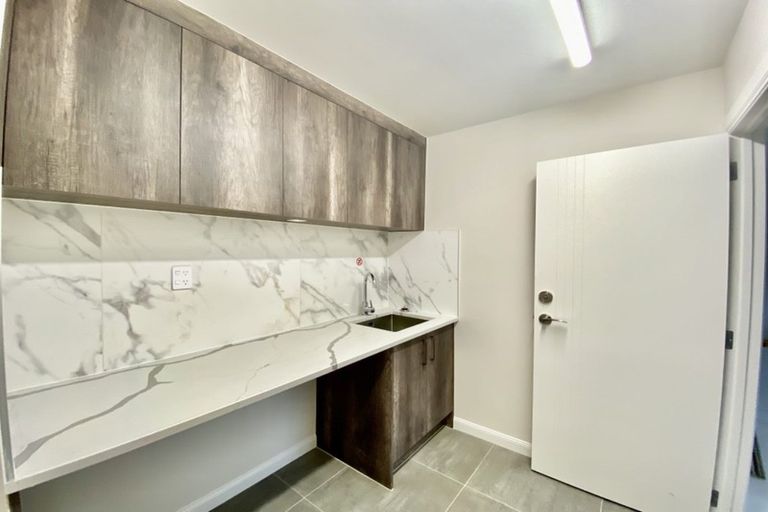 Photo of property in 27 Colliston Rise, Pinehill, Auckland, 0632