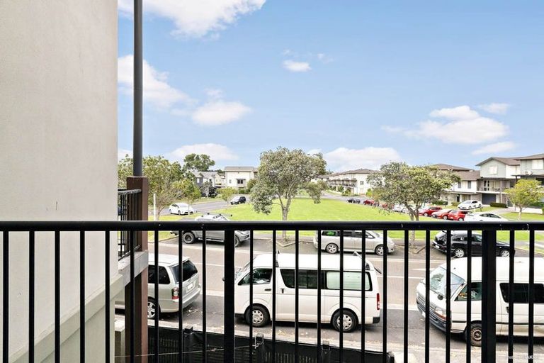 Photo of property in 12/29 Haven Drive, East Tamaki, Auckland, 2013