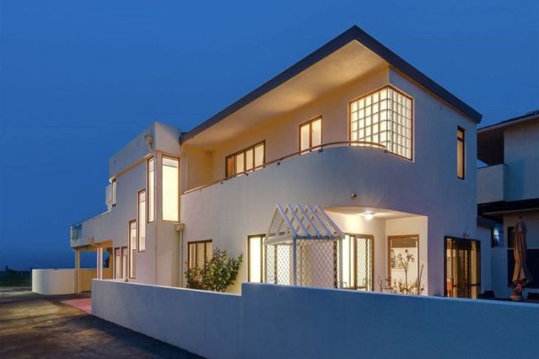 Photo of property in 24 The Esplanade, Westshore, Napier, 4110