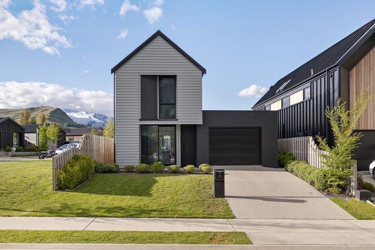 Photo of property in 4 Lauder Street, Lake Hayes, Queenstown, 9304