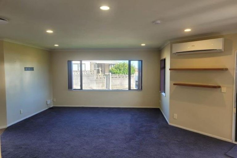 Photo of property in 15a Marchant Place, Westown, New Plymouth, 4310